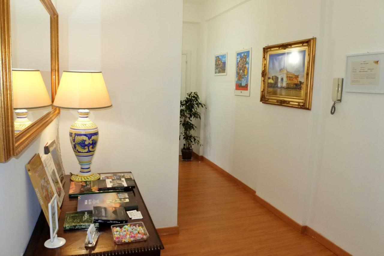 Acomodação com café da manhã  Noto Politeama Palermo